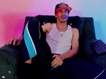 elias_sn0w from Chaturbate