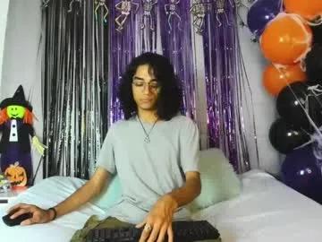 ethanblackwoodd on Chaturbate