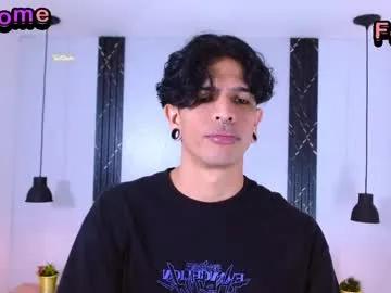 franvill_trato on Chaturbate