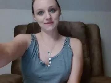hi_cut_cutie on Chaturbate