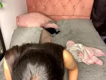 jade_littlee_ on Chaturbate