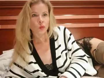 julia_giulia on Chaturbate 