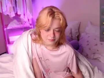 katie_deville on Chaturbate