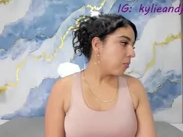 kylieandjhonny on Chaturbate