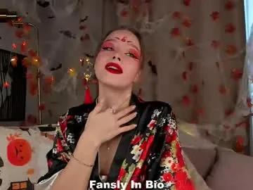 lipswithsweetonthem on Chaturbate