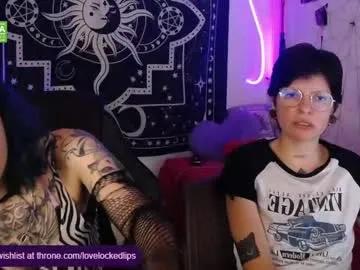 lovelockedlips on Chaturbate
