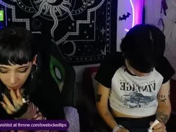 lovelockedlips on Chaturbate