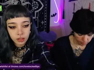 lovelockedlips on Chaturbate