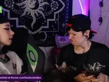 lovelockedlips on Chaturbate