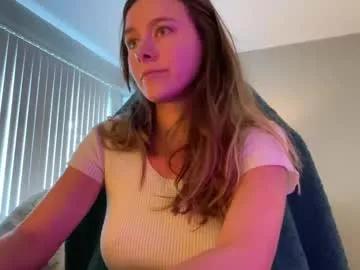 lucy12821 on Chaturbate