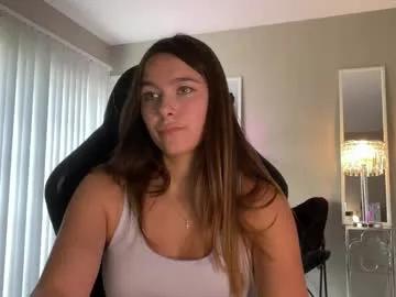 lucy12821 on Chaturbate