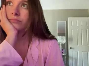 lucy12821 on Chaturbate