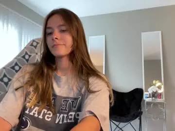 lucy12821 on Chaturbate