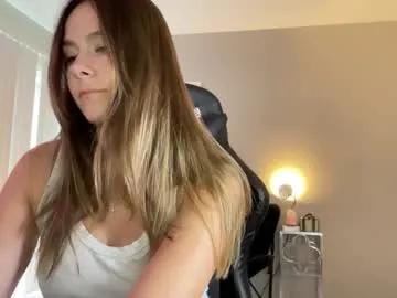 lucy12821 on Chaturbate