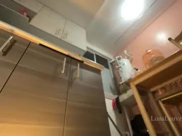 luna_luuvz on Chaturbate