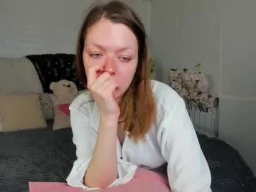 lunarlily7 on Chaturbate 