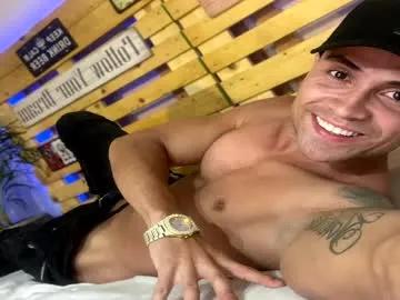 maxi_mux1 on Chaturbate