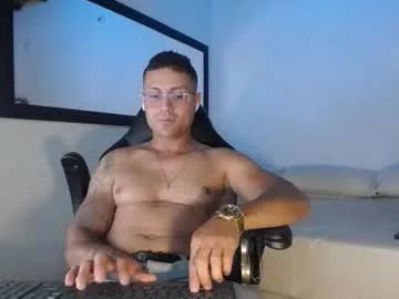 maxi_mux1 on Chaturbate