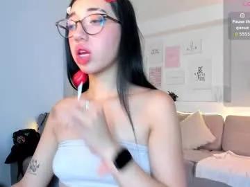 mia_corner on Chaturbate