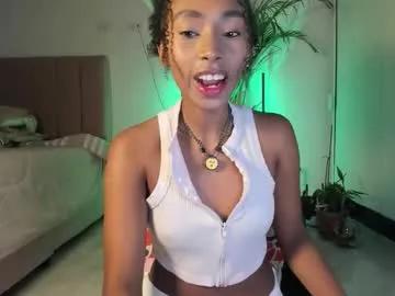 naomii1020 on Chaturbate