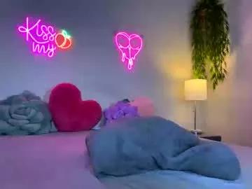 poisonedpeach on Chaturbate