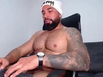 roman_muscle_ on Chaturbate