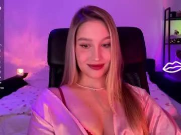 shy_bee on Chaturbate