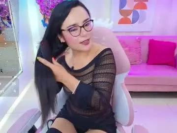 tiara_r from Chaturbate