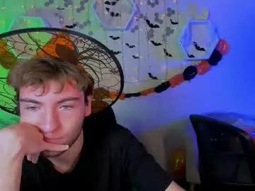 travis_wolf_ on Chaturbate