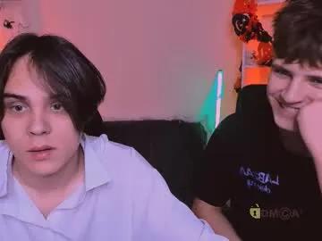 travis_wolf_ on Chaturbate