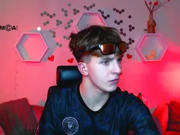 travis_wolf_ on Chaturbate