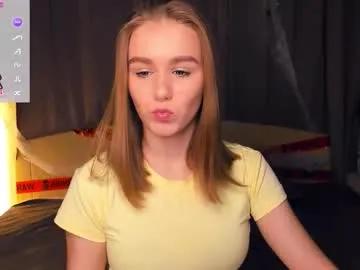 trinahillier on Chaturbate