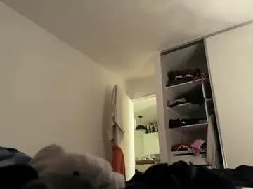 wat___sapbody on Chaturbate