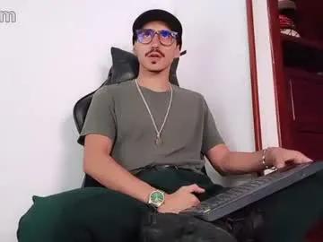 xxxhome_alonexxx from Chaturbate