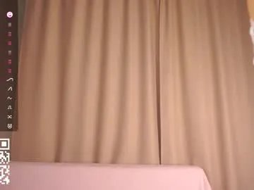 zara_shine on Chaturbate