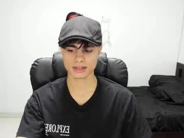 zenhzu on Chaturbate