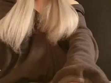 zhally_dee on Chaturbate