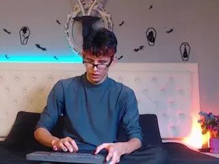 desmond_connor on Flirt4Free 