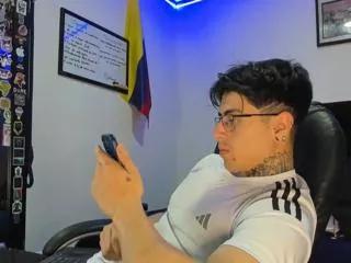 drake_thomsoon on Flirt4Free 