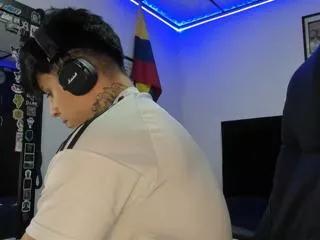 drake_thomsoon on Flirt4Free 