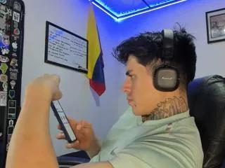 drake_thomsoon on Flirt4Free 