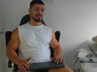 ezzio_scolaro on Flirt4Free 
