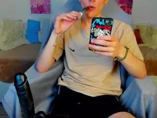 leo_howard on Flirt4Free 