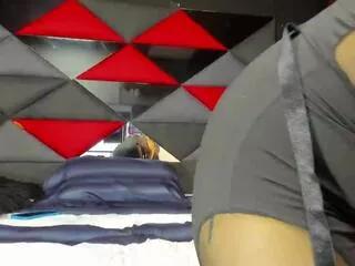 roxanne_evan on Flirt4Free 
