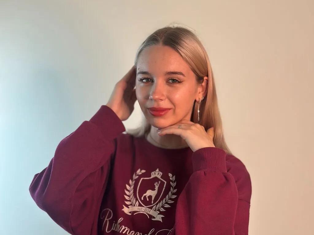 AliceWoody on LiveJasmin