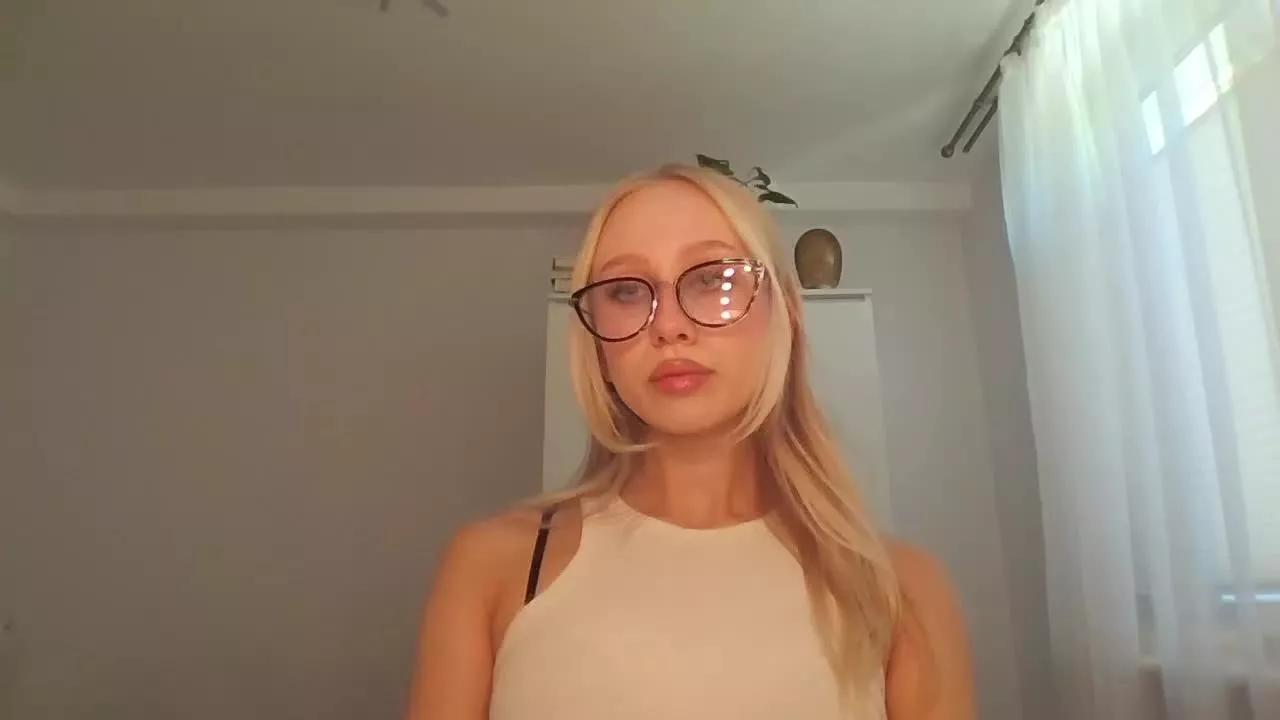 AnyaBlonde on Streamray 
