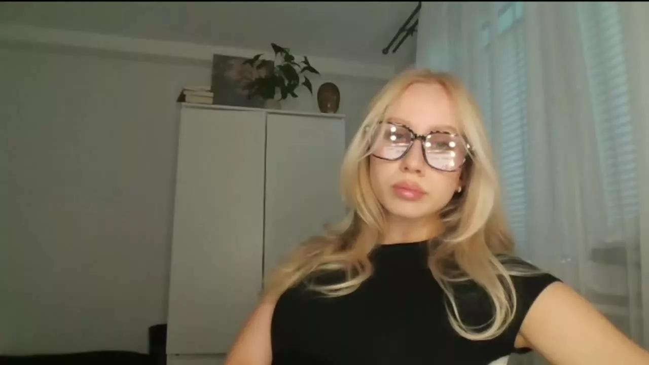 AnyaBlonde on Streamray 