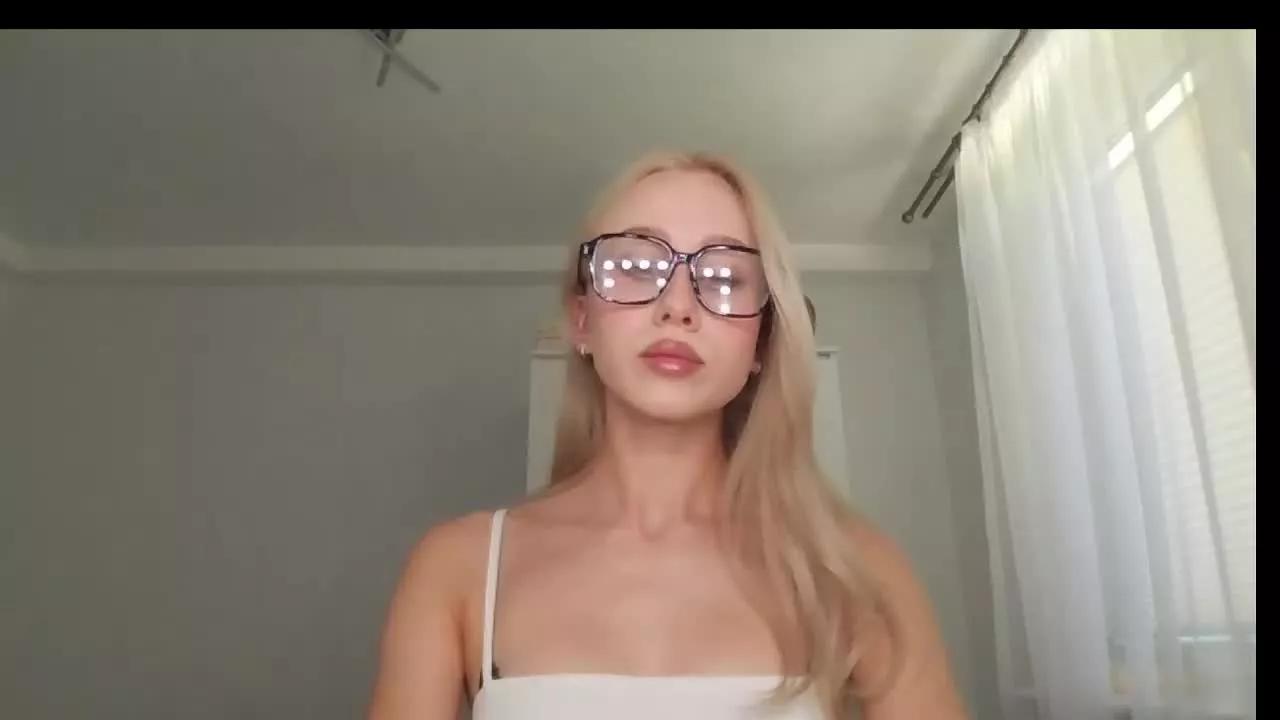 AnyaBlonde on Streamray 