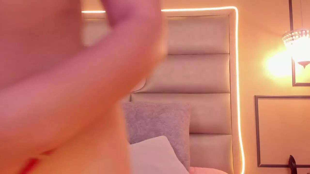 Averagedkiss1 on Streamray 