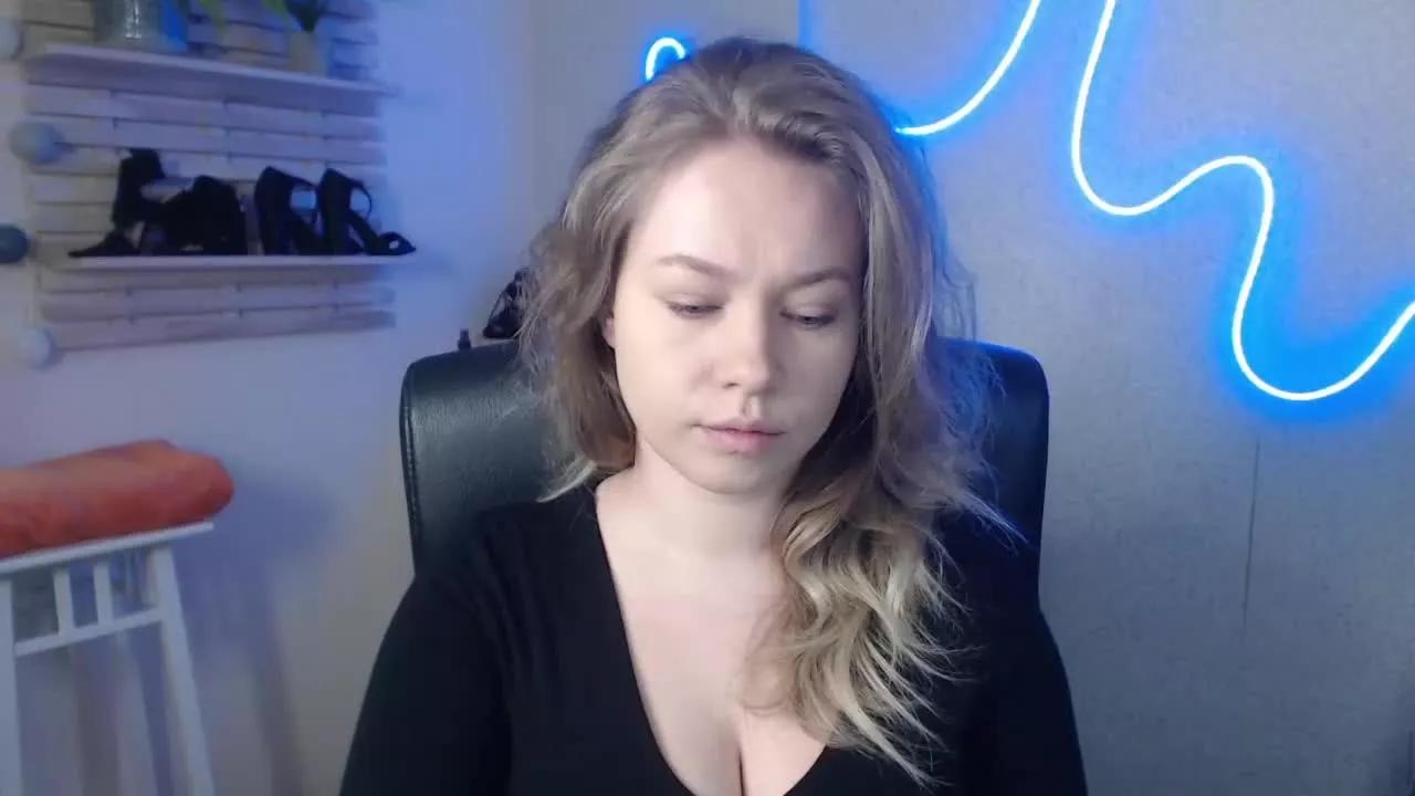 bambiHOLLY on Streamray 